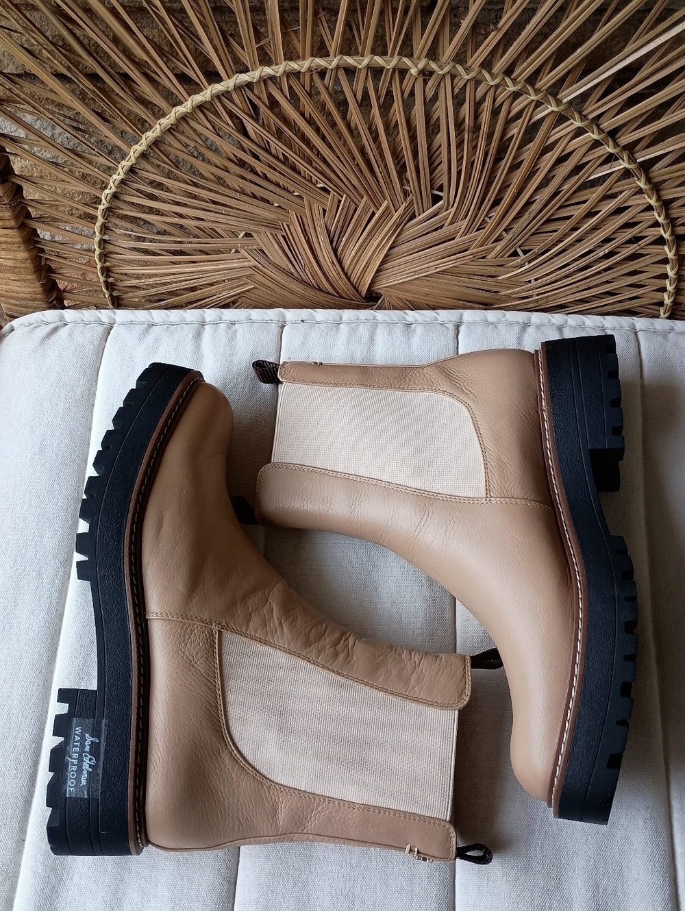 Sam Edelman Beige/Tan Chelsea Ankle Boots_9.5